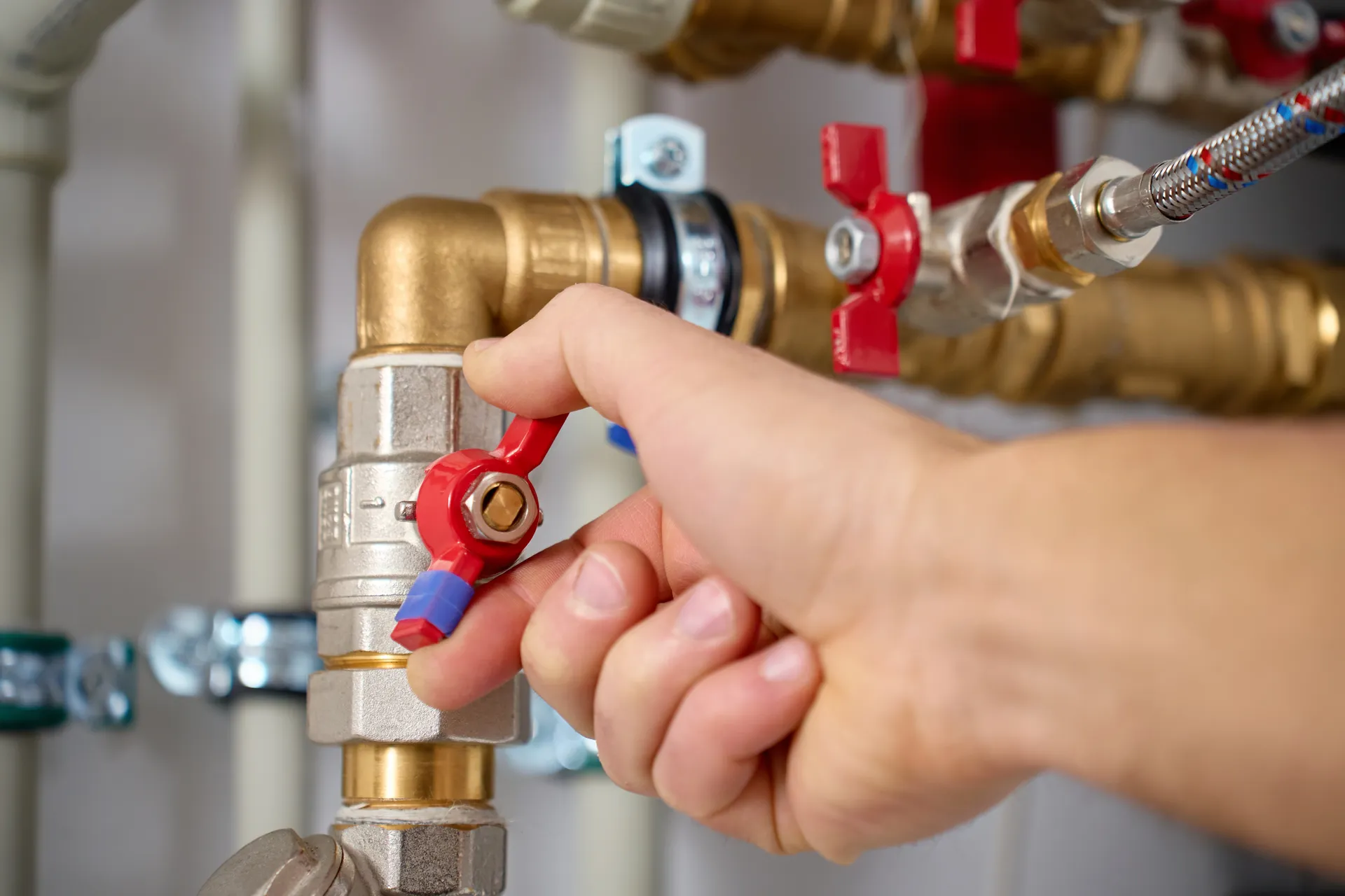 Hydraulischer Anschluss einer Wärmepumpe im Heizungsraum